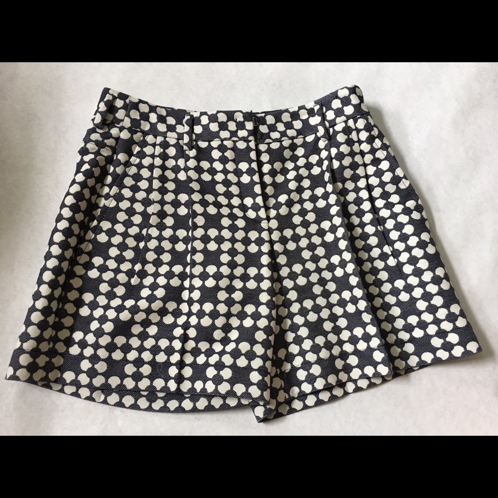 Akris Punto 100%cotton front-pleated dress shorts